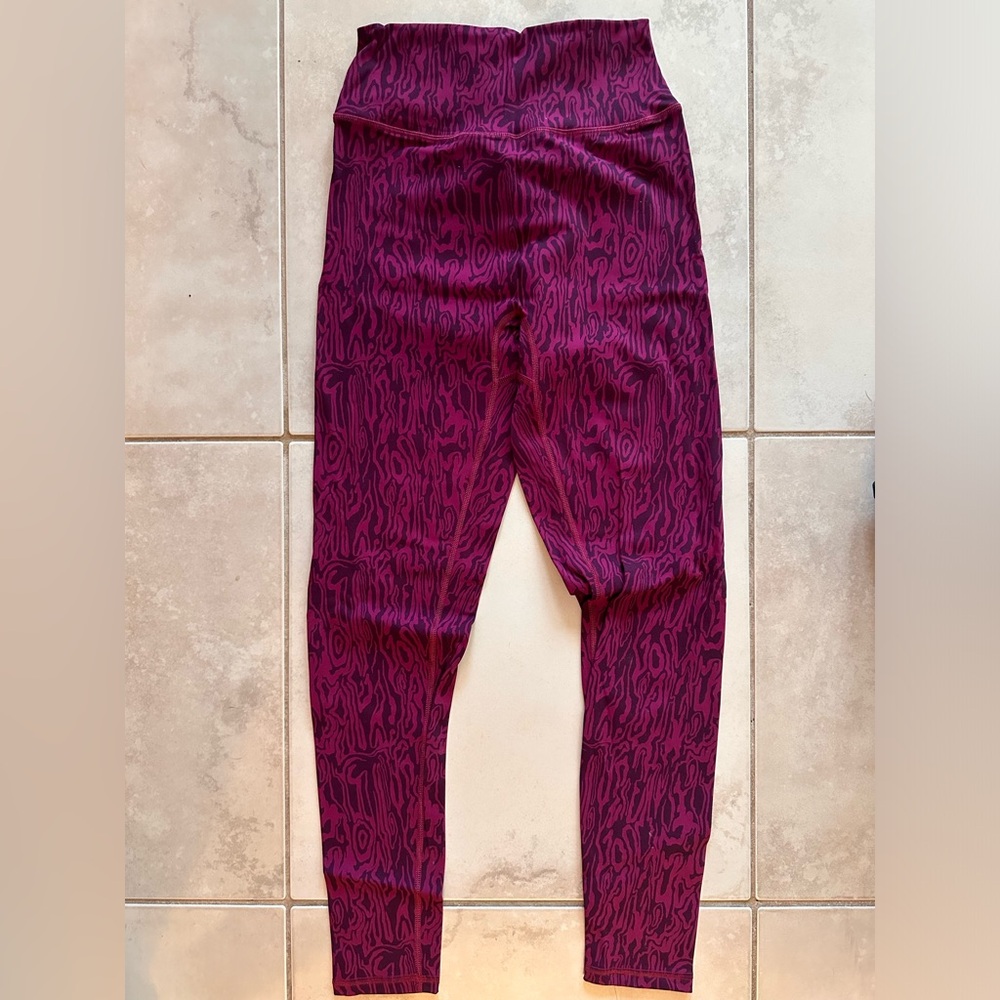 Kamo Fitness Serenity Leggings 25” in Purple Potion-Size Medium